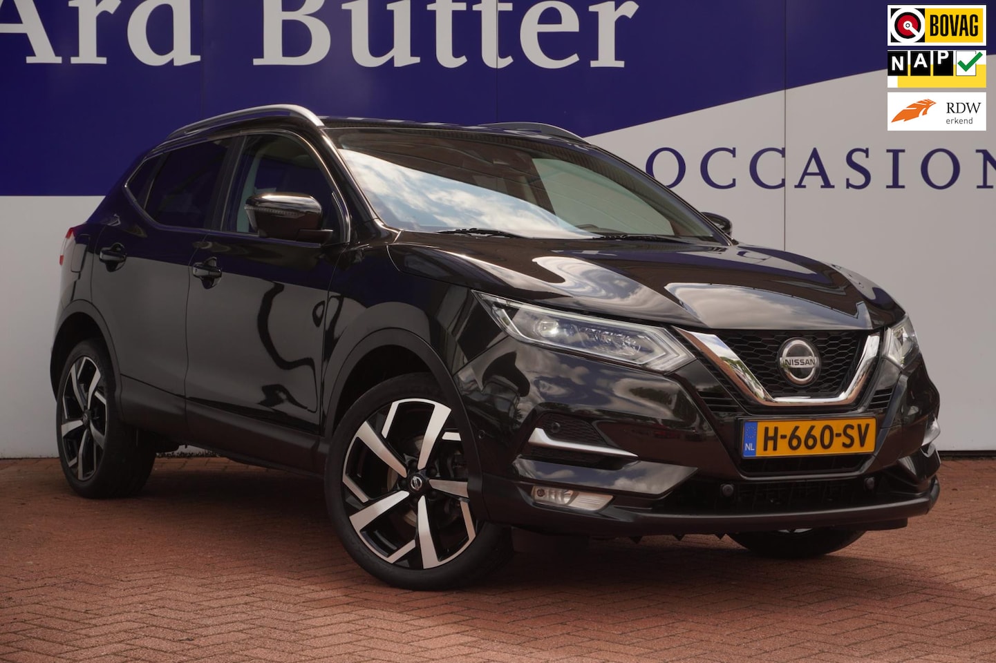 Nissan Qashqai - 1.3 DIG-T 140PK Tekna+leder+pano-dak+navigatie+camera+led+19"lmv = TOP !! - AutoWereld.nl