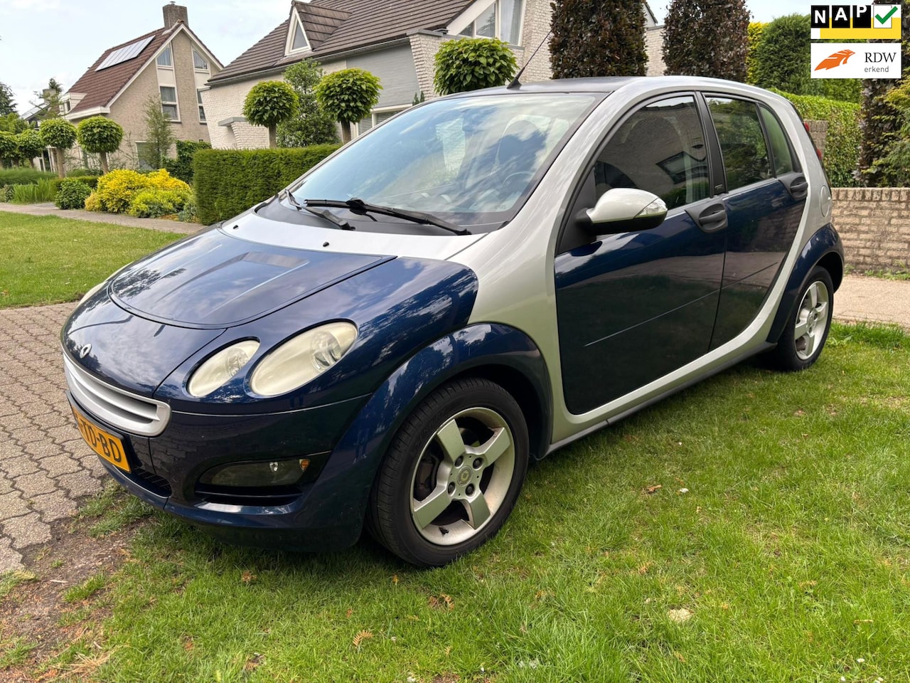 Smart Forfour - 1.1 passion airco/panodak - AutoWereld.nl