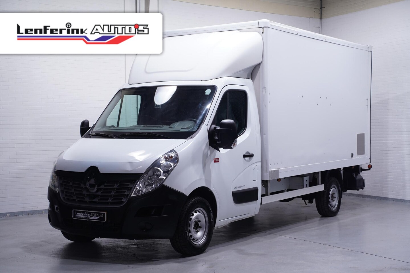Renault Master - 2.3 dCi 163 pk Bakwagen met Laadklep Export Airco, LxBxH 420x208x210 cm - AutoWereld.nl