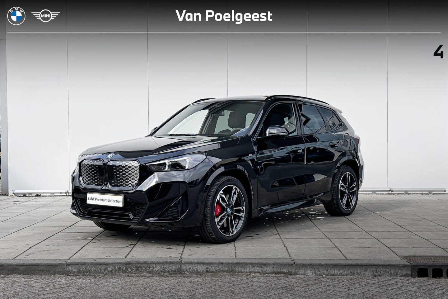 BMW iX1 - eDrive20 M-Sport / Adaptieve LED / Harman Kardon / Parking Plus / 19" - AutoWereld.nl