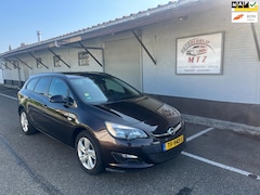 Opel Astra Sports Tourer - 1.6 CDTi Business + DEALER OH / RIJK UITGERUST