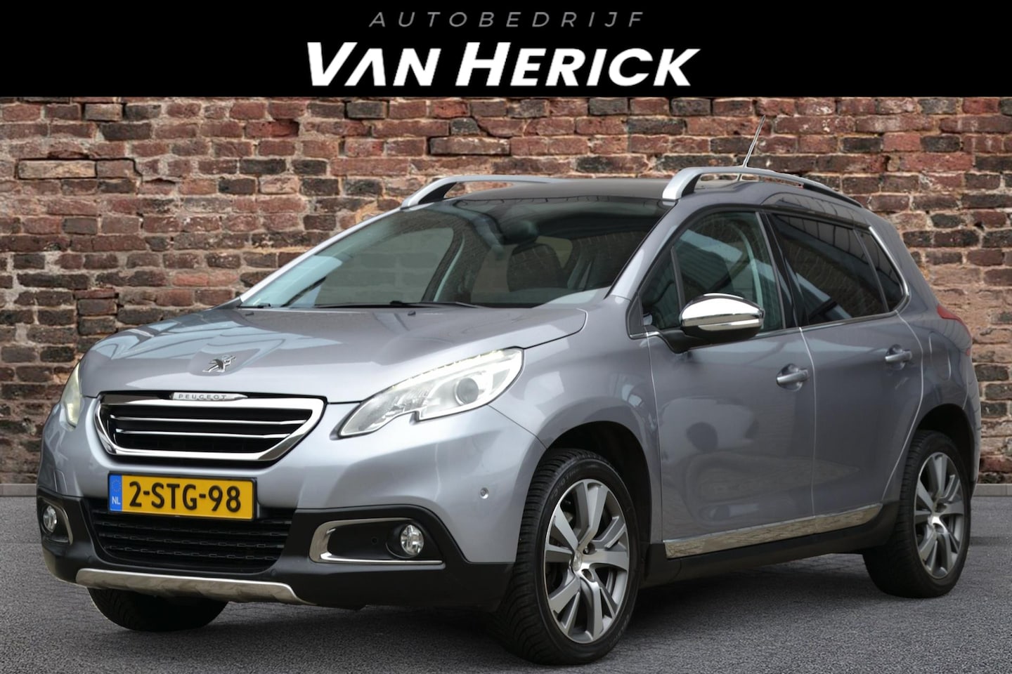 Peugeot 2008 - 1.6 VTi Féline | Cruise | Pano | Trekhaak - AutoWereld.nl