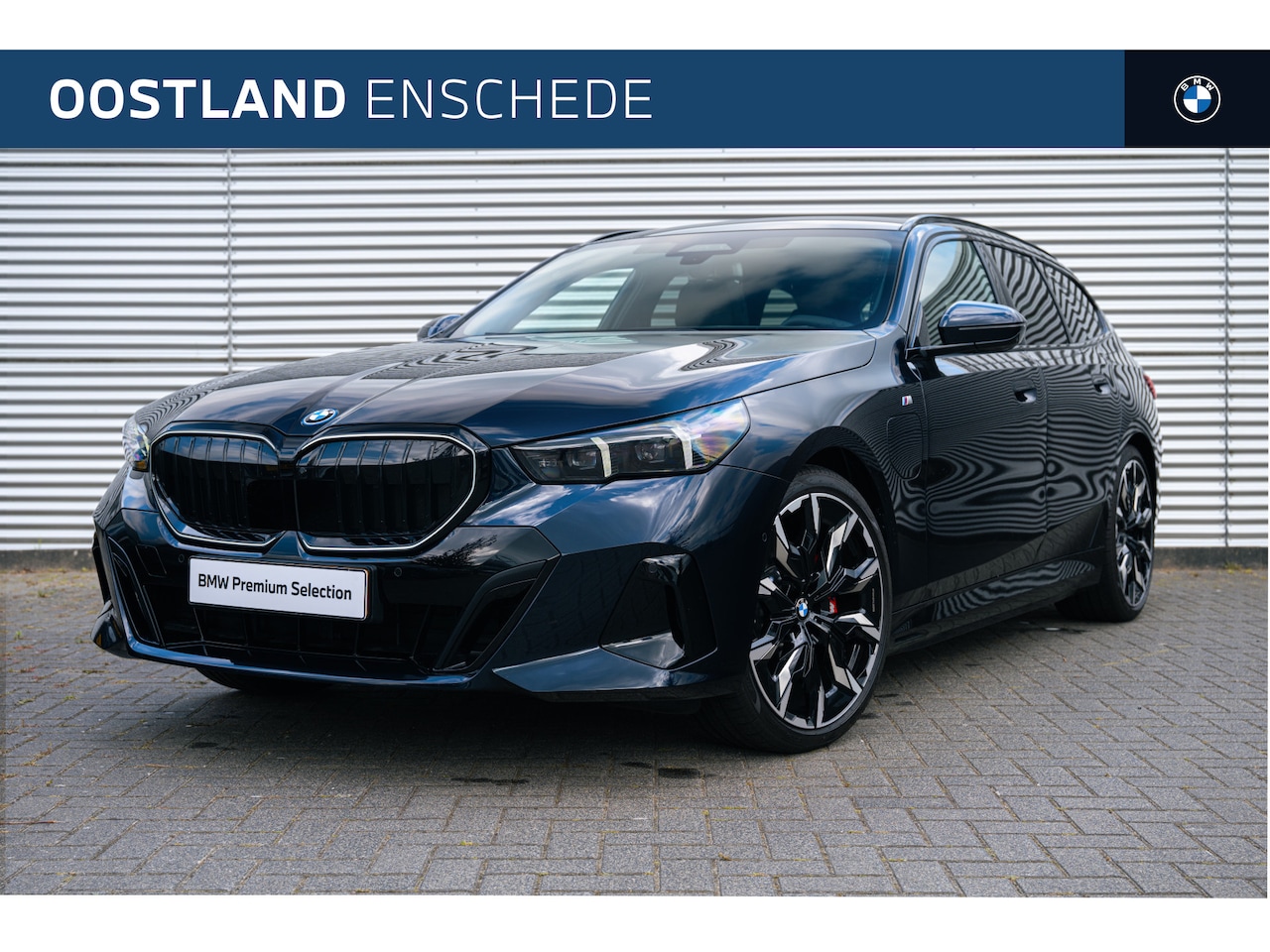 BMW 5-serie Touring - 530e M Sport Automaat / Panoramadak / Trekhaak / Bowers & Wilkins / Parking Assistant Prof - AutoWereld.nl