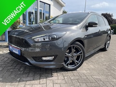 Ford Focus Wagon - 1.5 ST-Line | Parkeersensoren V+A en camera, Stoel en stuurverwarming, Navigatie, 18" LM-v