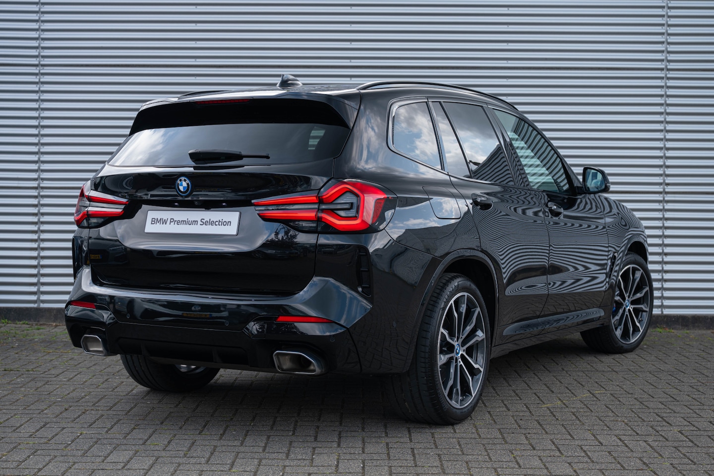 BMW X3 - xDrive30e High Executive M Sport Automaat / Panoramadak / M Sportstoelen / Adaptieve LED / - AutoWereld.nl