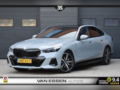 BMW 5-serie - 530e M Sport Edition Panorama Dak 360-Camera H&K Head-Up Keyless Memory