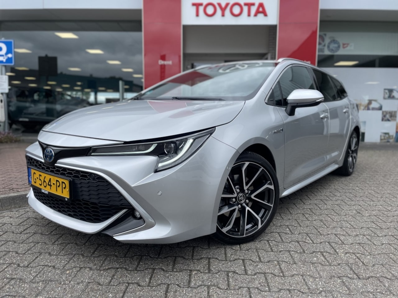 Toyota Corolla Touring Sports - 2.0 Hyb. Executive | JBL | Trekhaak | Stoelverwarming | Sensoren - AutoWereld.nl