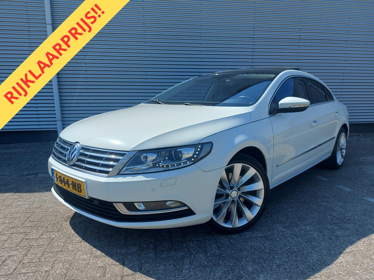 Volkswagen CC - 2.0 TDI 184PK Bl.Mot. Automaat,airco,cruise,zonnedak,navigatie,stoelverwarming,parkeersens - AutoWereld.nl