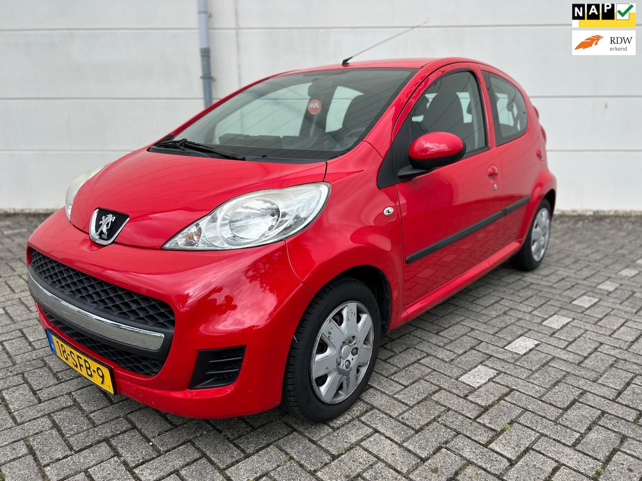 Peugeot 107 - 1.0-12V XS 5 deurs en met Navi en Multiemedia. - AutoWereld.nl
