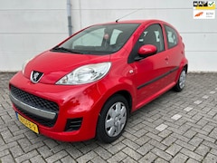 Peugeot 107 - 1.0-12V XS 5 deurs en met Navi en Multiemedia