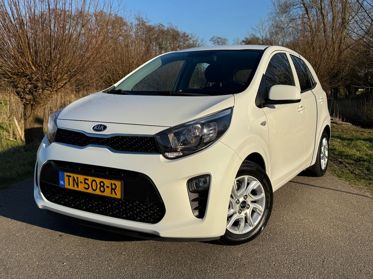Kia Picanto - 1.0 CVVT ComfortPlusLine Navigator / Airco / Navigatie / Camera / Cruise Control / Trekhaa - AutoWereld.nl