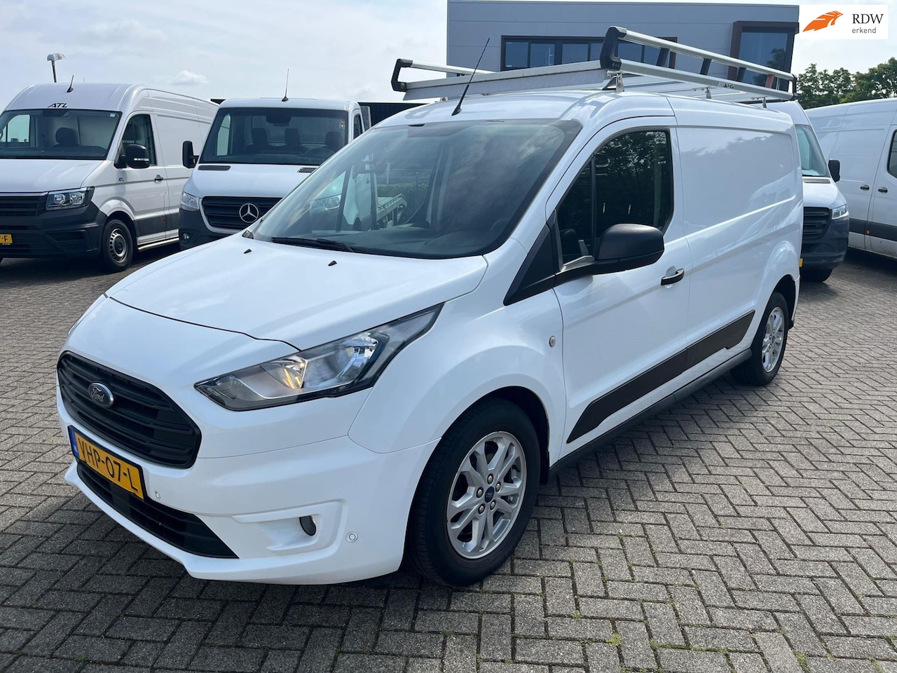 Ford Transit Connect - 1.5 EcoBlue L2 Trend- Airco/ PDC/ Imperiaal/ Trekhaak - AutoWereld.nl