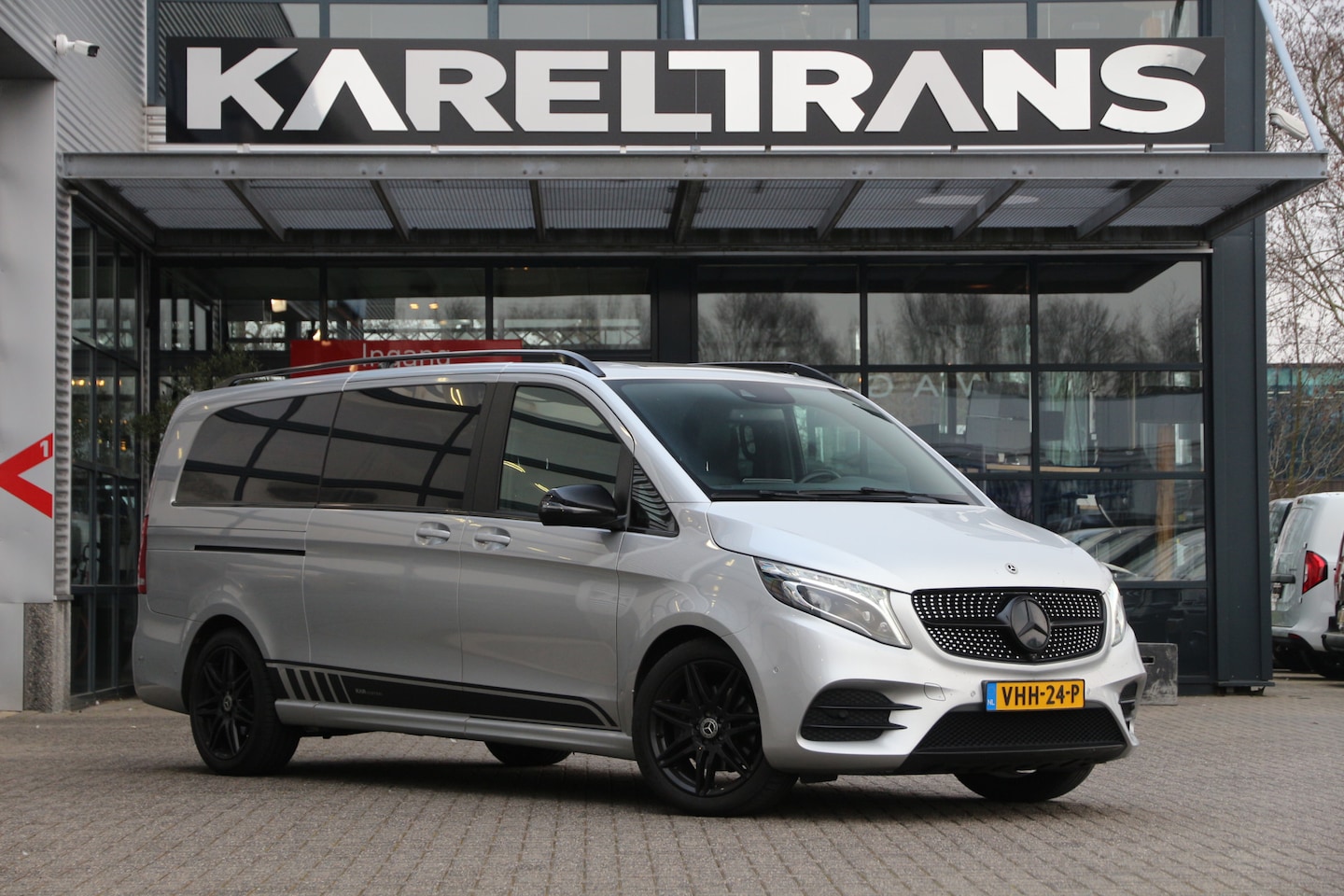 Mercedes-Benz V-klasse - V300 | DC | XL | AMG | Elektr. schuifdeuren | Burmester | Vol!! - AutoWereld.nl