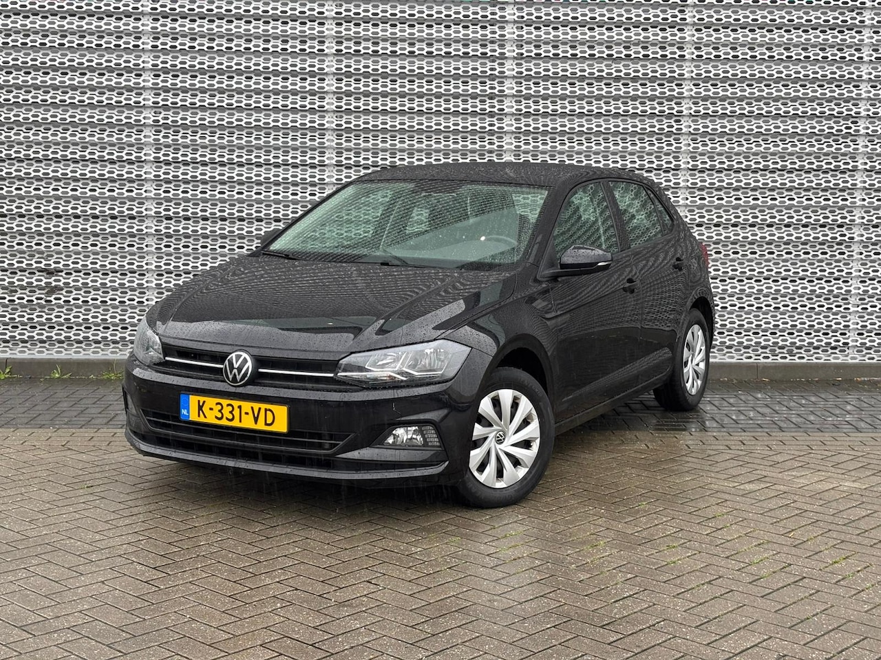 Volkswagen Polo - 1.0 TSI Comfortline / Navigatie / Parkeersensoren achter / Airco / P4 - AutoWereld.nl