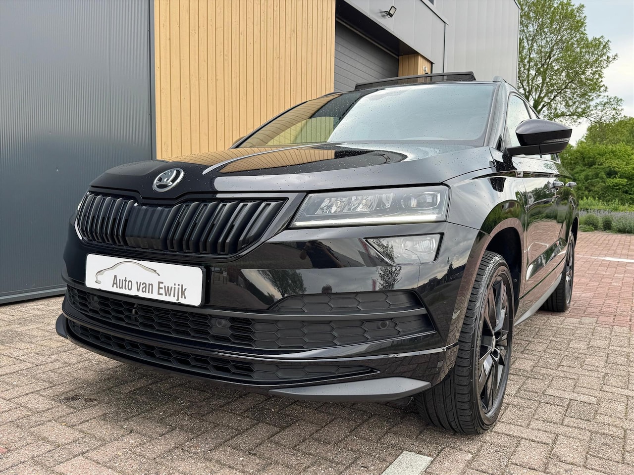Skoda Karoq - 1.5 TSI ACT 150pk DSG-7 Sportline Business | ACC | Pano | Camera | Canton | Stuur/Stoelver - AutoWereld.nl