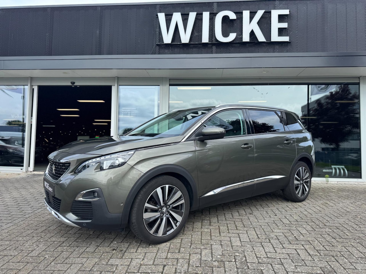 Peugeot 5008 - 1.2 PureTech Allure AUT 7 pers. 131PK - AutoWereld.nl