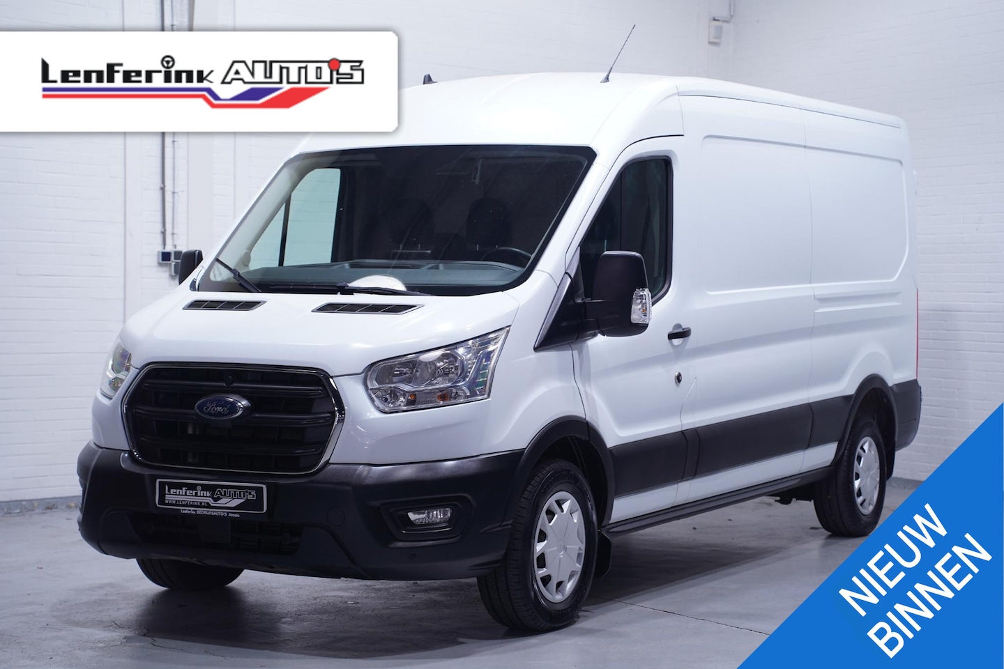 Ford Transit - 2.0 TDCI L3H2 Trend Airco, Apple Carplay Cruise control, Laadruimte Pakket, PDC V+A, 3-Zit - AutoWereld.nl