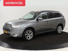 Mitsubishi Outlander - 2.0 PHEV Instyle | Schuifdak | Leder | Stoelverwarming | Camera | Keyless | Trekhaak | Nav