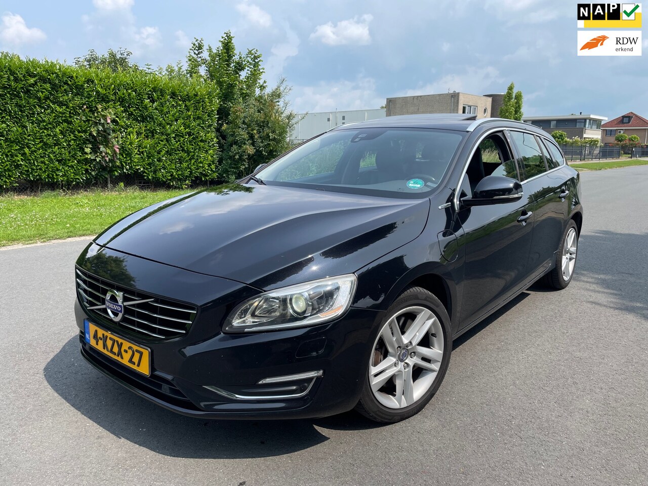 Volvo V60 - 2.4 D6 AWD Plug-In Hybrid Summum CAMERA/CRUISE/LEER - AutoWereld.nl