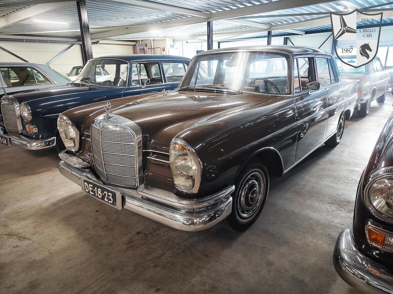 Mercedes-Benz 220 - W111 SE | Airco Stuurbekrachtiging - AutoWereld.nl