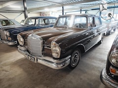 Mercedes-Benz 220 - W111 SE | Airco Stuurbekrachtiging