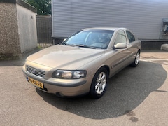 Volvo S60 - 2.4 Edition + Airco en Trekhaak  **YOUNGTIMER**