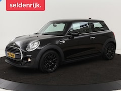 MINI Cooper - 1.5 Business | Navigatie | Airco | Cruise control | Bluetooth | Lichtmetalen velgen