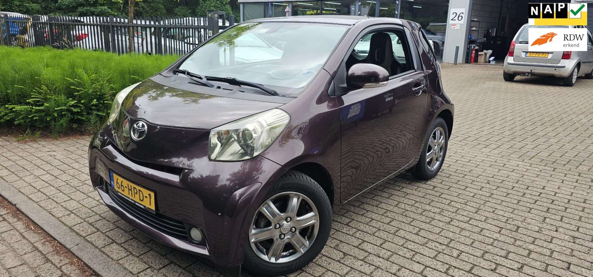 Toyota iQ - 1.0 VVTi Aspiration 1.0 VVTi Aspiration - AutoWereld.nl
