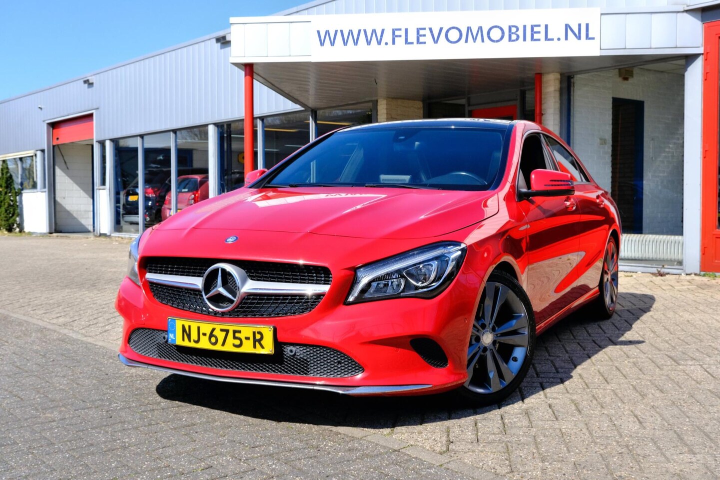 Mercedes-Benz CLA-Klasse - 180 Aut. Edition Plus Pano|LED|Half Leder|PDC|Sportstoelen - AutoWereld.nl