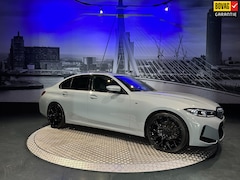 BMW 3-serie - 318i M Sport Edition *Schuifdak*Shadow Line*Camera*Laser