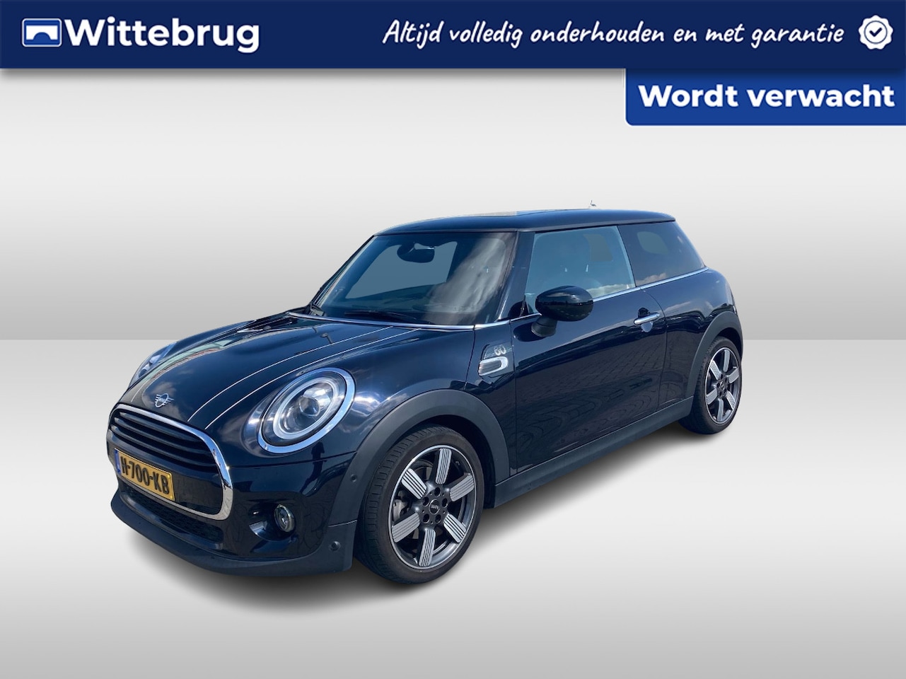MINI Cooper - Mini 1.5 60 Years Edition / Pano / Leder / Head up / Parkeer sensoren V+A / Navigatie - AutoWereld.nl