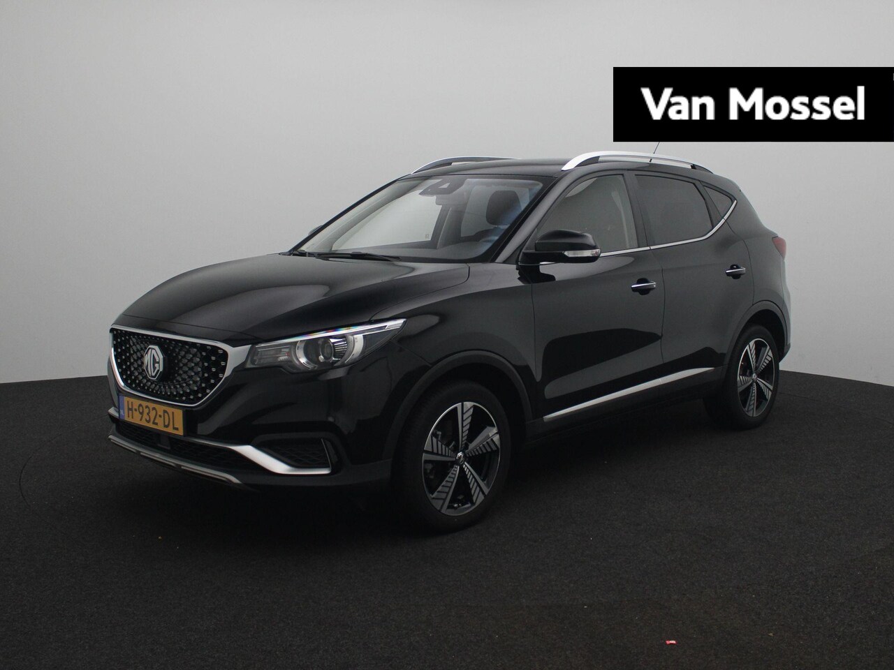 MG ZS - Luxury 45 kWh | Leder | Panoramadak | Apple CarPlay | Camera | Stoelverwarming | - AutoWereld.nl