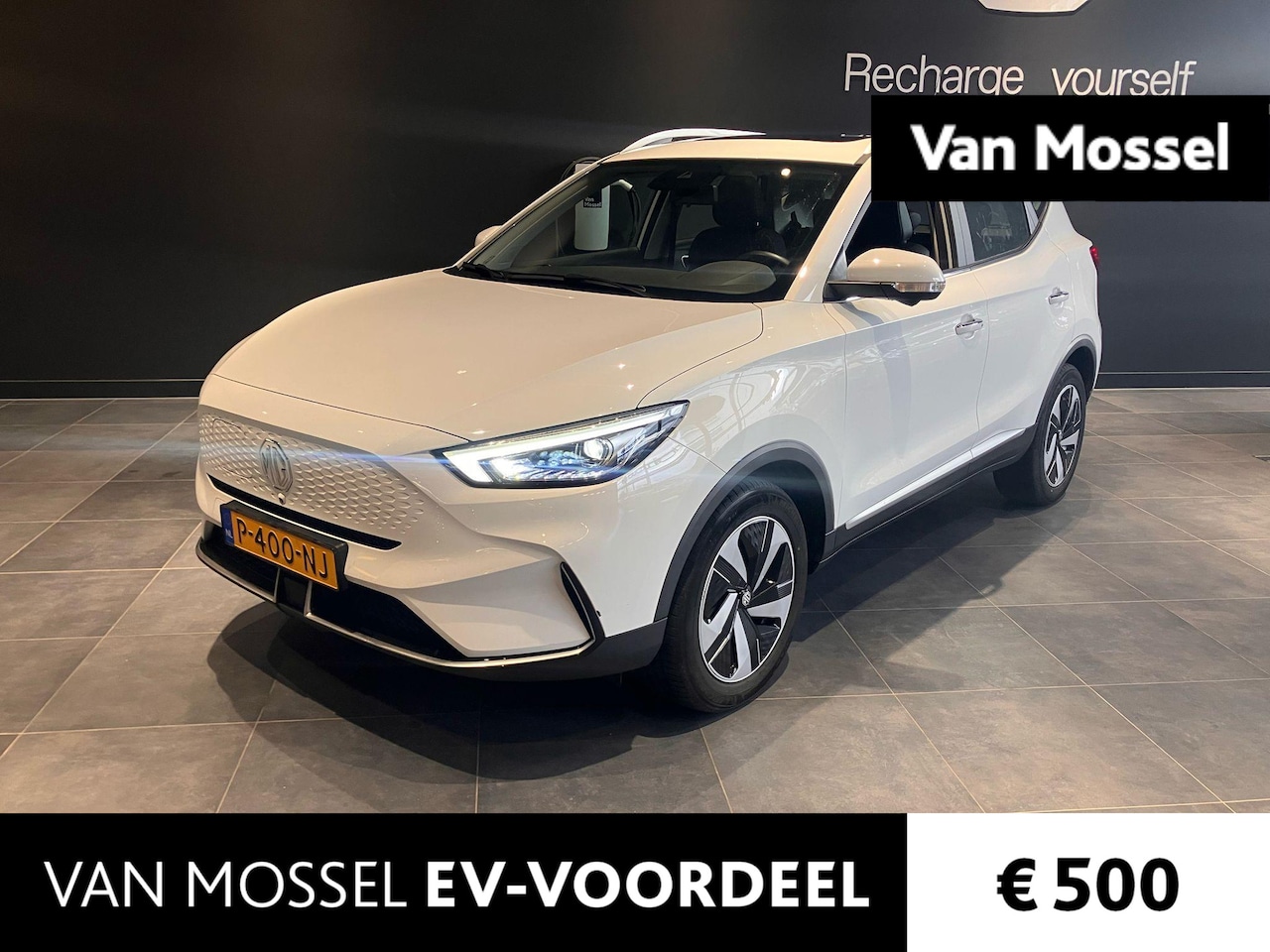 MG ZS - EV Standard Range Luxury 50 kWh | Panoramadak | Leder | Navi | 360 Camera | Led Koplampen - AutoWereld.nl