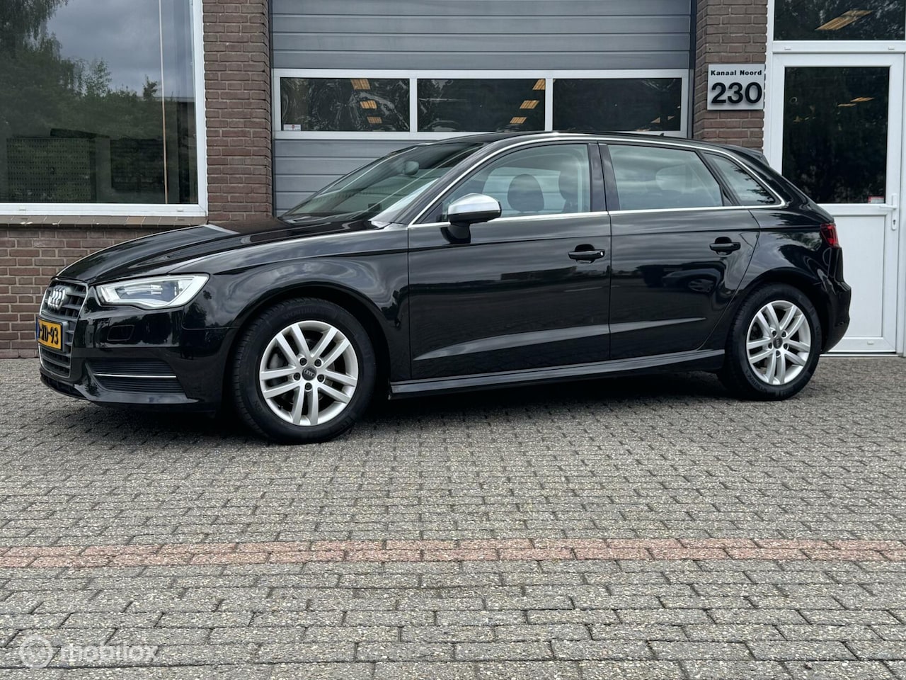 Audi A3 Sportback - 1.6 TDI ECC-AIRCO/CRUISE/LEDER/NAVI - AutoWereld.nl