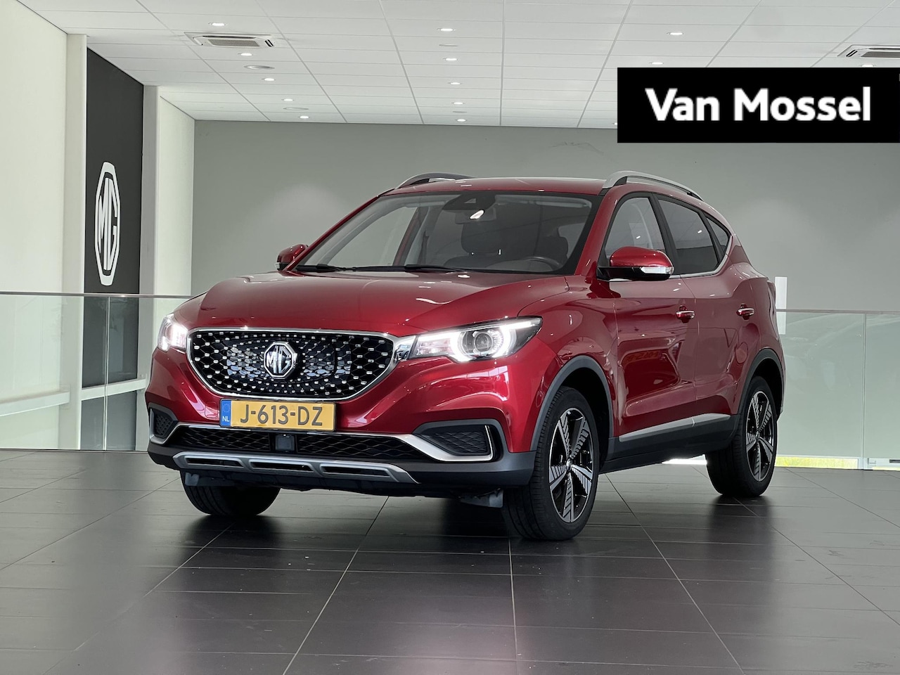 MG ZS - Luxury 45 kWh MG ZS EV Luxury 45 kWh | 1e-Eigenaar | Leder | Navi | Panoramadak | Apple Ca - AutoWereld.nl