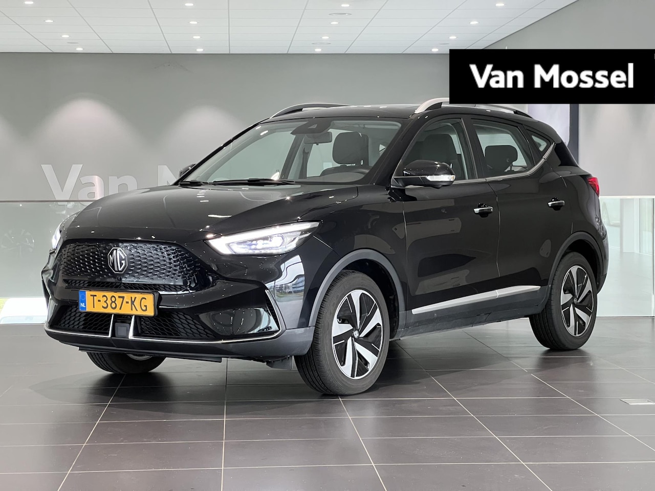 MG ZS - EV Long Range Luxury 70 kWh MG ZS EV Long Range Luxury 70 kWh | Panoramadak | Leder | Navi - AutoWereld.nl