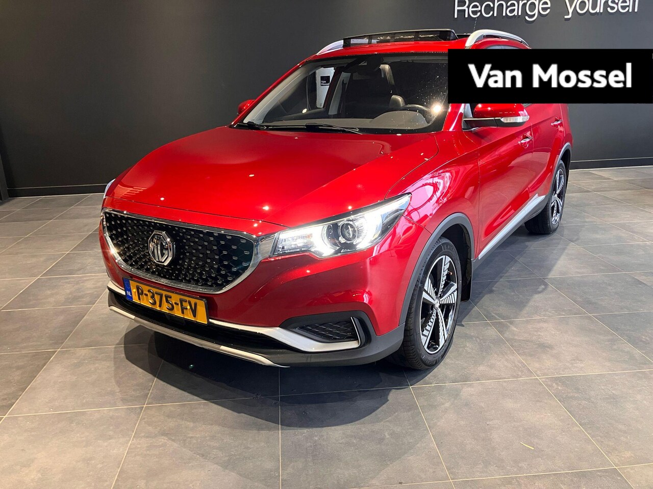 MG ZS - Luxury 45 kWh | Navi | Leder | Panoramadak | Camera | Apple CarPlay | - AutoWereld.nl