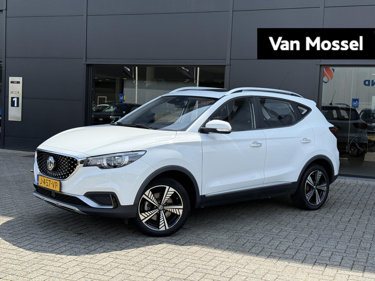 MG ZS - Luxury 45 kWh - AutoWereld.nl