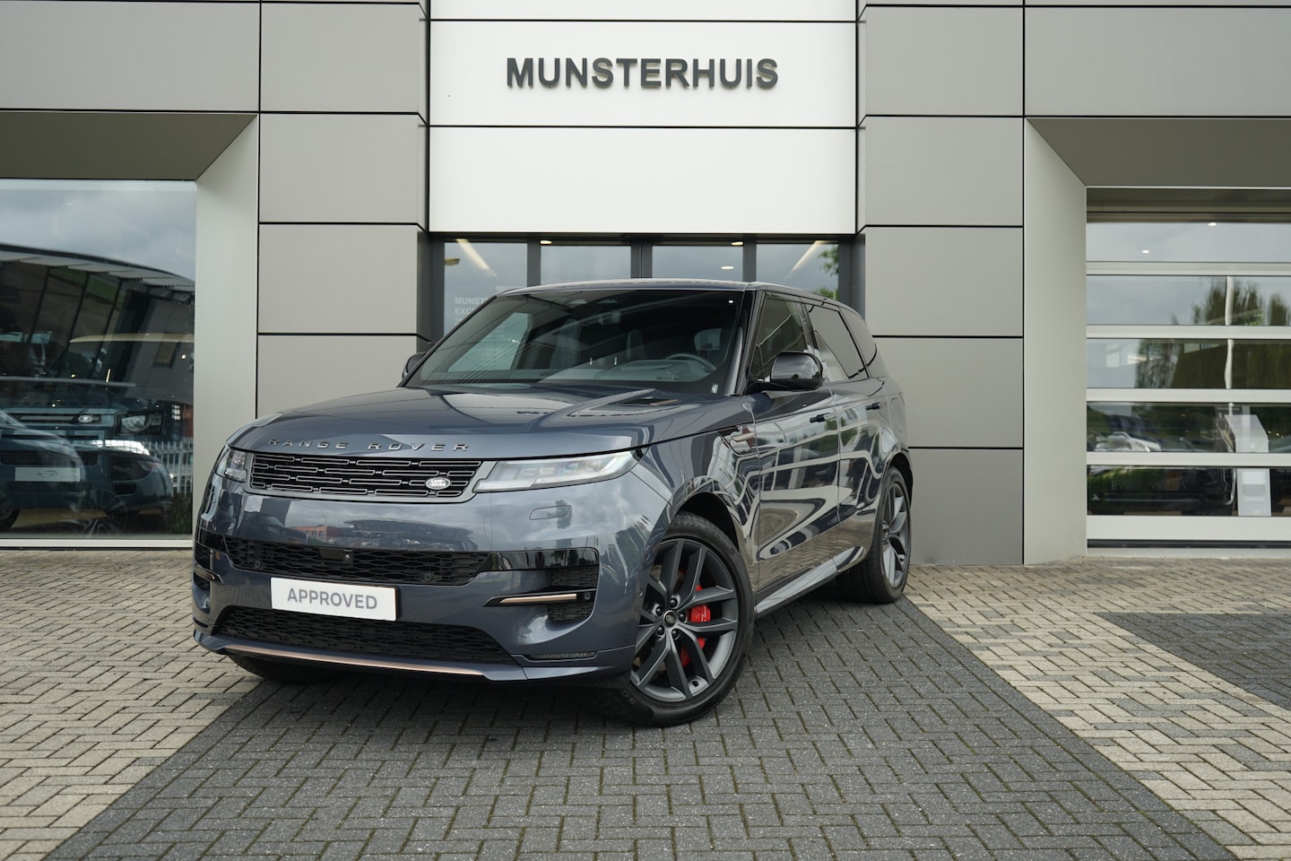 Land Rover Range Rover Sport - 3.0 P440e Dynamic SE | Elektrische trekhaak | Schuif/Kantel dak | Head-up display | Meridi - AutoWereld.nl