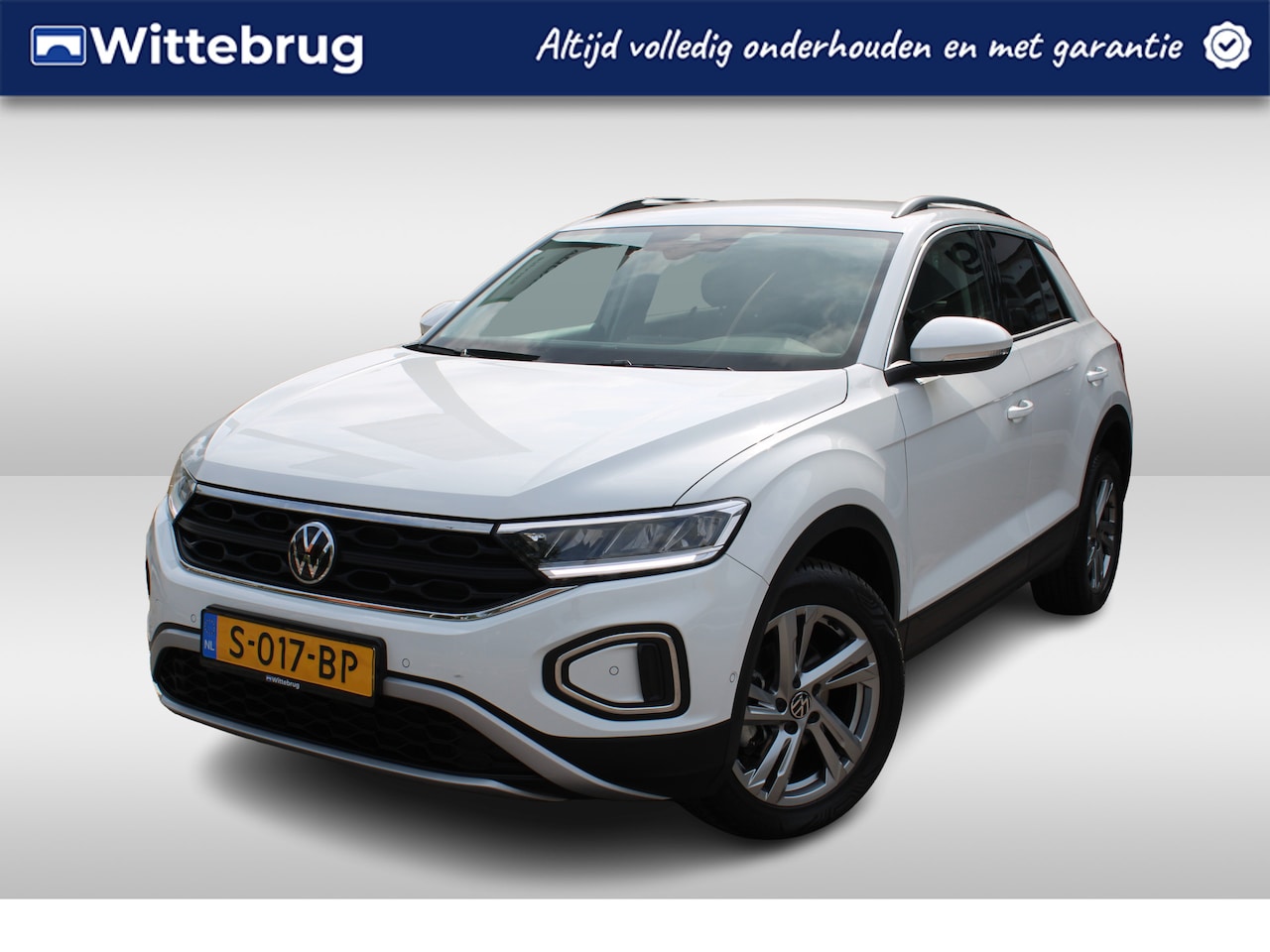 Volkswagen T-Roc - 1.0 TSI 110pk Life 75 Edition / Navigatie by APP Connect / LM 17 inch / LED / Park Assist - AutoWereld.nl