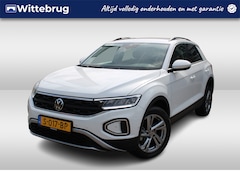 Volkswagen T-Roc - 1.0 TSI 110pk Life 75 Edition / Navigatie by APP Connect / LM 17 inch / LED / Park Assist