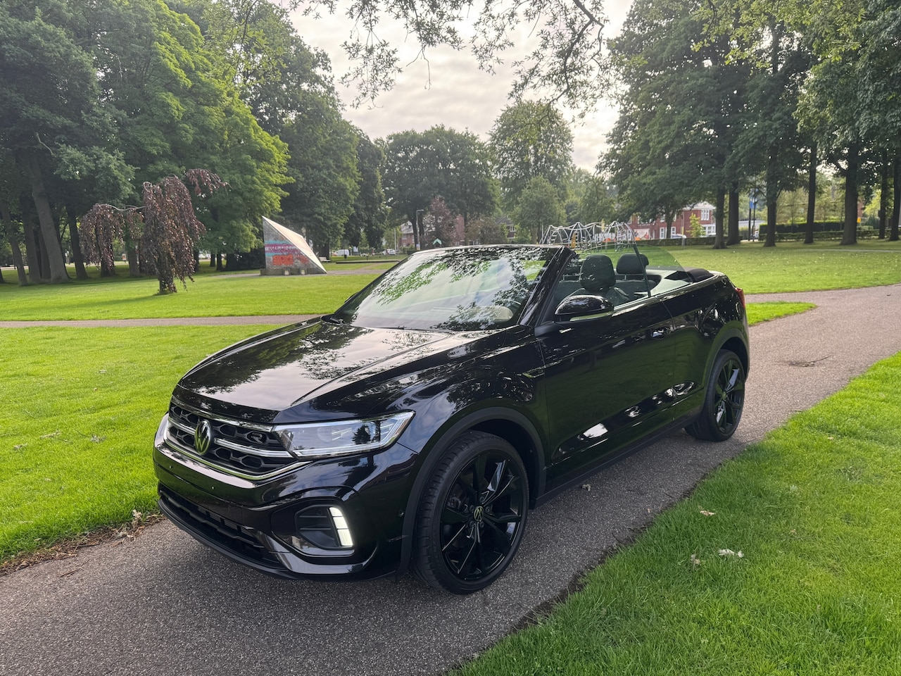 Volkswagen T-Roc Cabrio - 1.5 TSI R-Line Schade auto 2022 - AutoWereld.nl