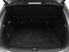 Mercedes-Benz GLA-Klasse - 180 Luxury Line | 360 Camera | Trekhaak | Sfeer |