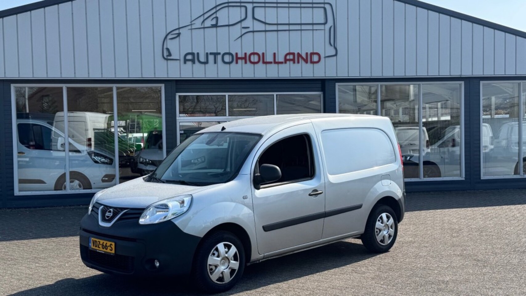 Nissan NV250 - 1.5 DCI 70KW 95PK EURO 6 AIRCO/ CAMERA/ NAVIGATIE/ CRUISE CONTRO - AutoWereld.nl