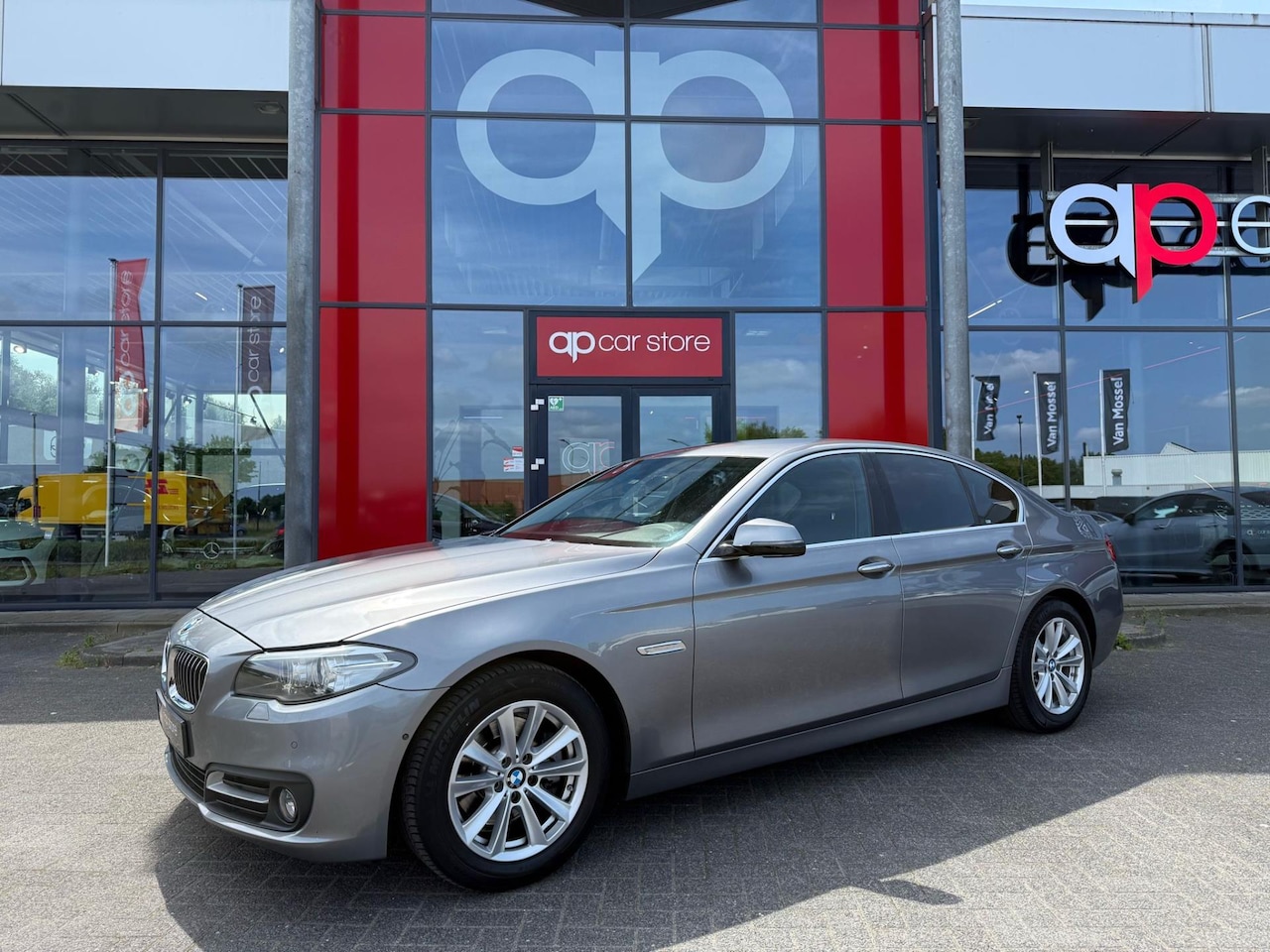 BMW 5-serie - 520i Luxury Edition 520i Luxury Edition - AutoWereld.nl