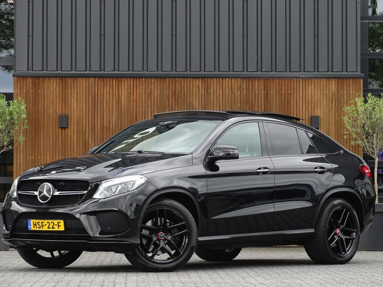 Mercedes-Benz GLE-Klasse - 400 AMG 334PK 4-Matic / Harman Kardon / Softclose / LED - AutoWereld.nl