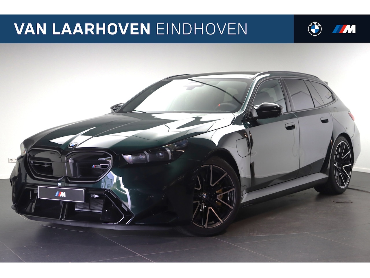 BMW 5-serie Touring - M5 / M Drive Professional / Panoramadak / Trekhaak / M Carbon-keramische remmen / Parking - AutoWereld.nl