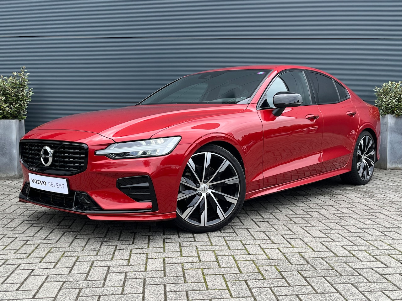 Volvo S60 - 2.0 B3 R-Design 20 inch | Styling Kit | Sportstoel | Climate pack | - AutoWereld.nl