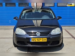 Volkswagen Golf - 1.6 FSI Trendline