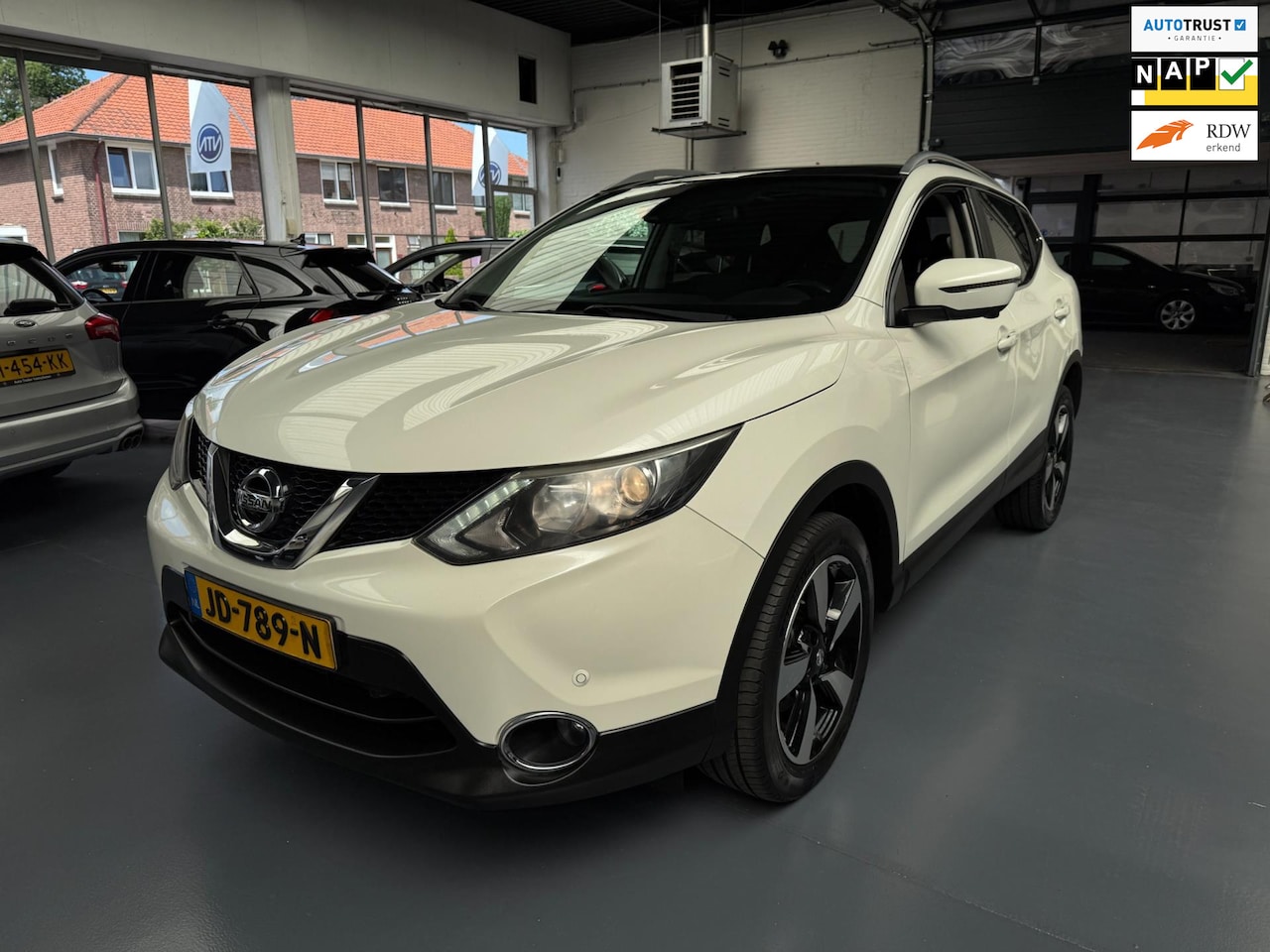 Nissan Qashqai - 1.2 Connect Edition |360 cam|Pano - AutoWereld.nl